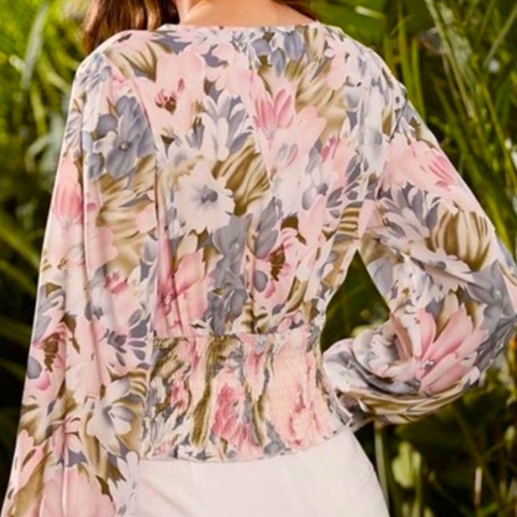Floral Spring blouse Brand new - Picture 2 of 2